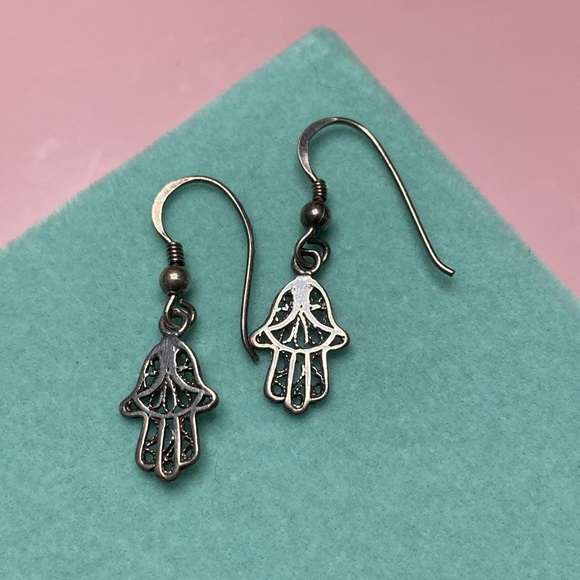 💛 Vintage Silver Hamsa Hand Earrings - Picture 2 of 5
